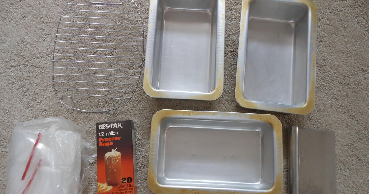 Bread Pans with Slicer, Rack, Storage Bags for $15 in New Berlin, WI ...