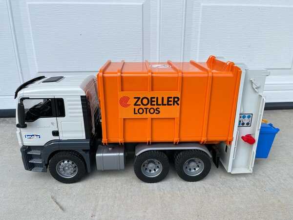 Bruder Zoeller Lotos Toy Garbage Truck For 20 In San Diego CA For Sale Free Nextdoor