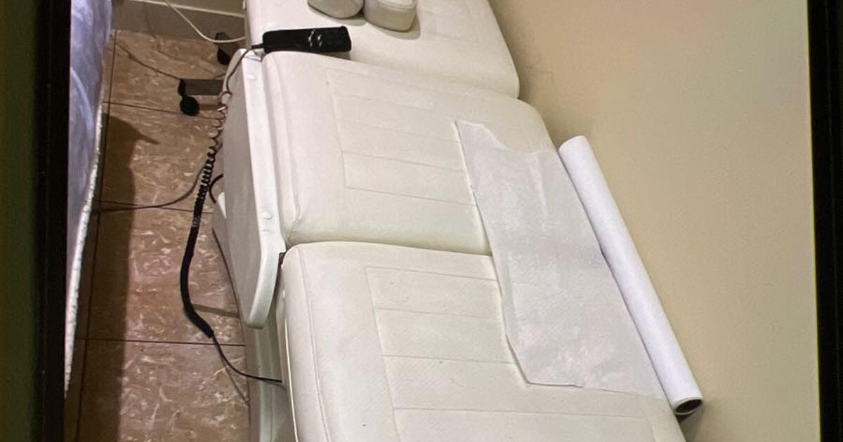 Electronic Adjustable Massage Table