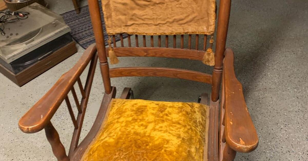 2 Old Rockers For Sale in Elgin, IL | For Sale & Free — Nextdoor