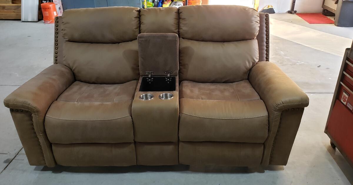 Couch Pending pickup for Free in Taylorsville, KY Finds — Nextdoor