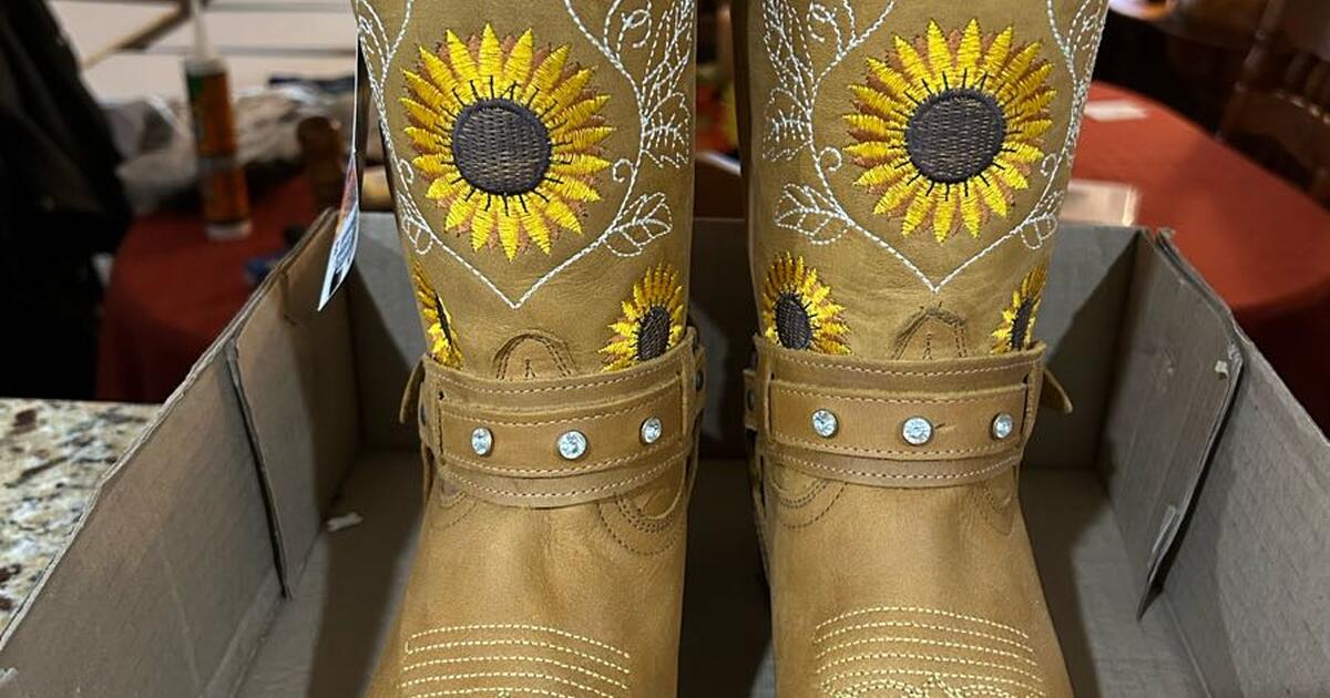 Cowboy Boots Women 8.5 for 75 in Houston, TX For Sale & Free — Nextdoor