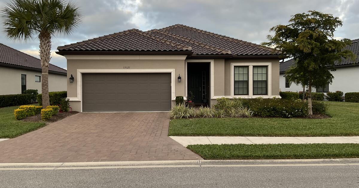 Single Family Home in Bellacina by Casey Key for 899000 in Nokomis, FL