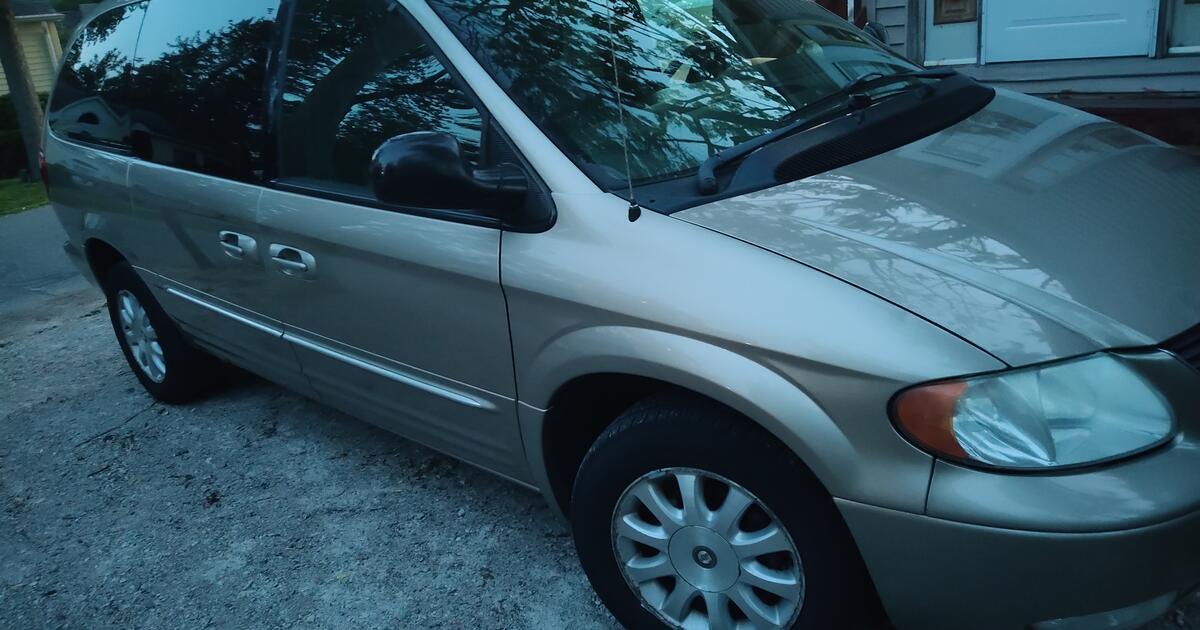 2003 Chrysler Minivan for $2999 in Harsens Island, MI | Finds — Nextdoor