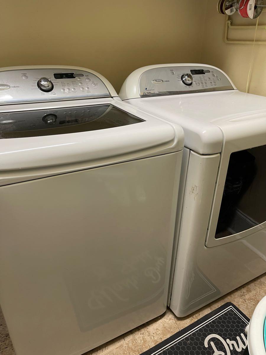 Whirlpool Washer and Dryer for Free in Tallahassee, FL For Sale