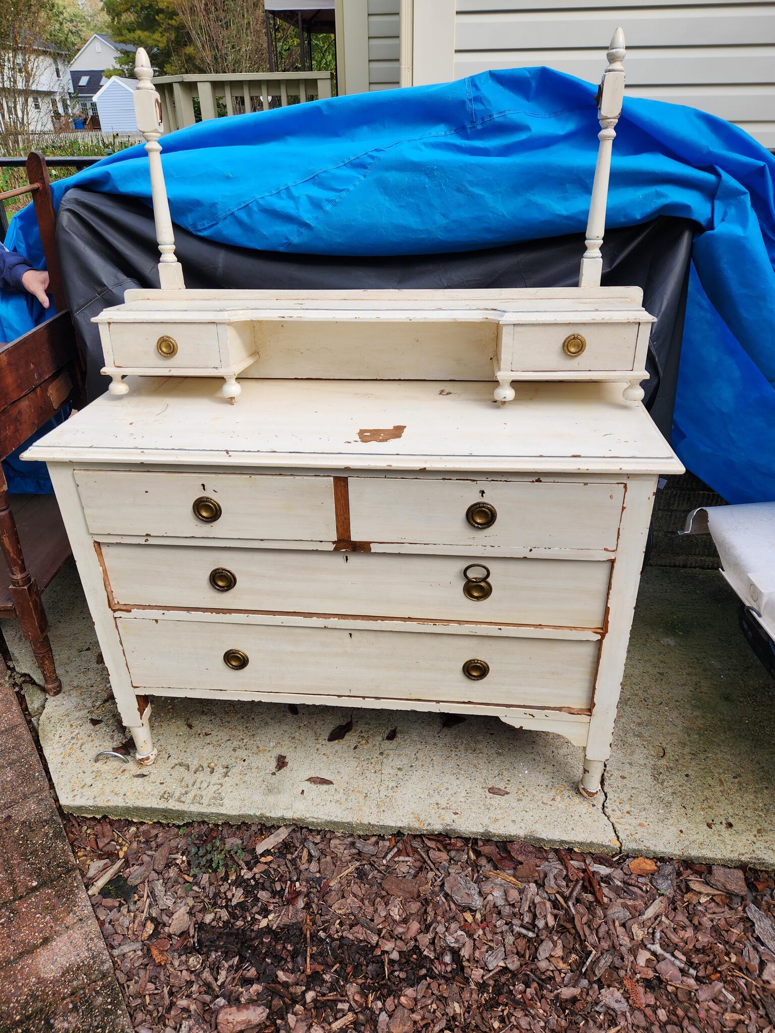 Dresser with mirror for Free in Fredericksburg, VA For Sale & Free