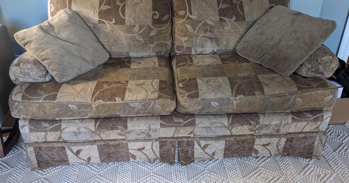 Free Couch! for Free in Kensington, MD For Sale & Free — Nextdoor
