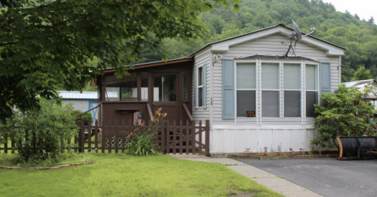 Home/Trailer in Brattleboro Vermont UNDER CONTRACT 6/1 for 90000 in