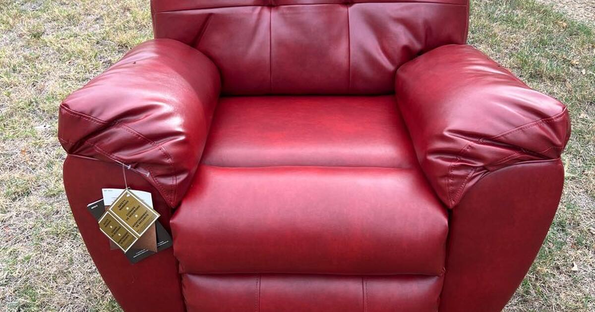 New Red leather Recliner Ashley Furniture for 80 in Dallas, TX For