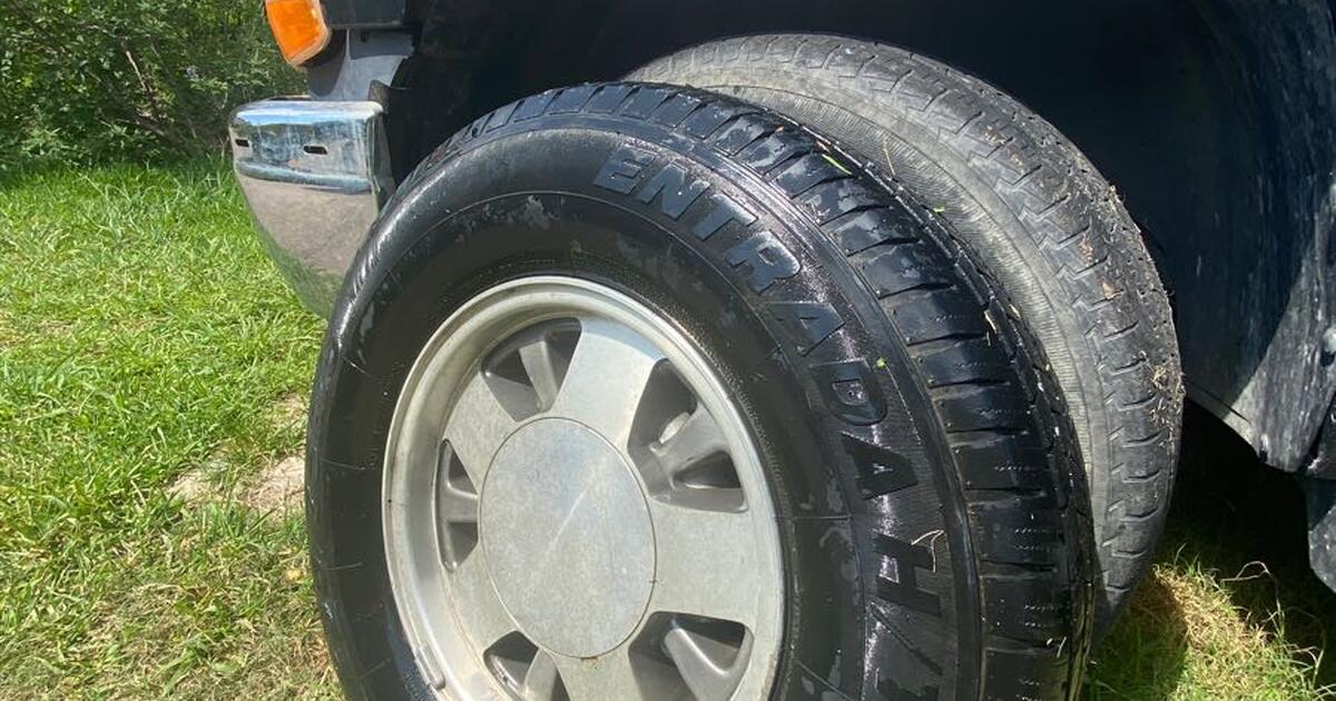 P235 / 75R15 Entrada Provider tire and Tahoe / Suburban rim for $45 in ...