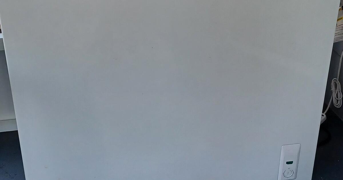 Free Idylis Chest Freezer. Don't know what is wrong with it. Was told