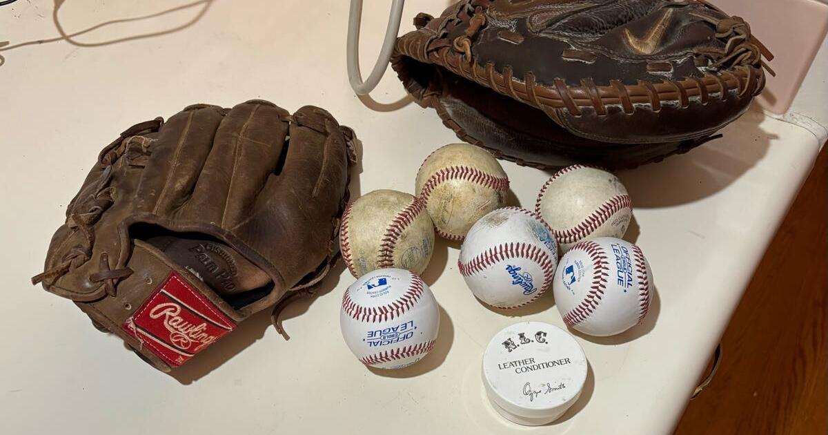 Catchers, mitt baseball glove for baseballs and leather conditioner for Free in St. Louis, MO