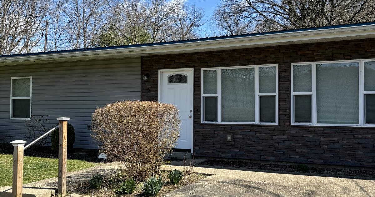 House for rent in Cheswick 1200 for 1200 in Oakmont, PA For Sale