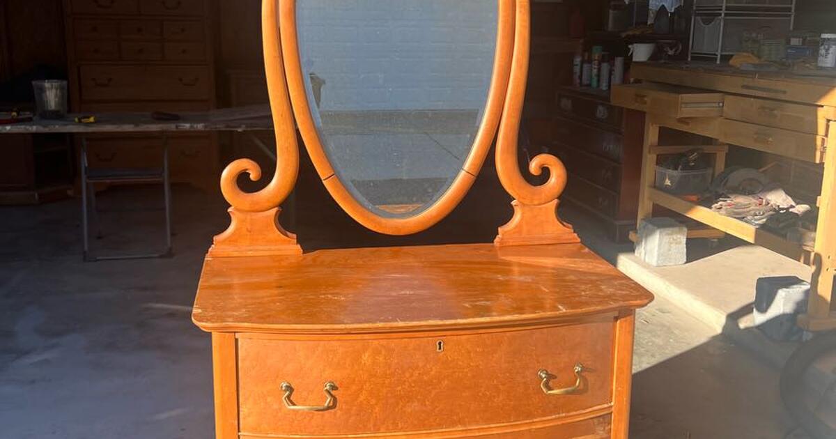 Solid Wood Antique Dresser for 40 in Fort Belvoir, VA For Sale