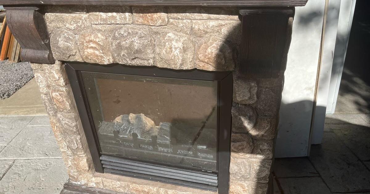 Electric faux fireplace for 75 in Pasadena, CA For Sale & Free — Nextdoor