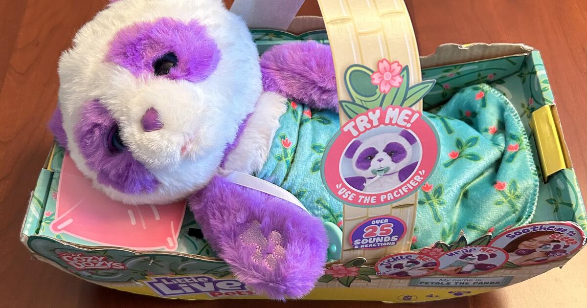 New in box little live pets cozy dozys petals the panda for 20 in