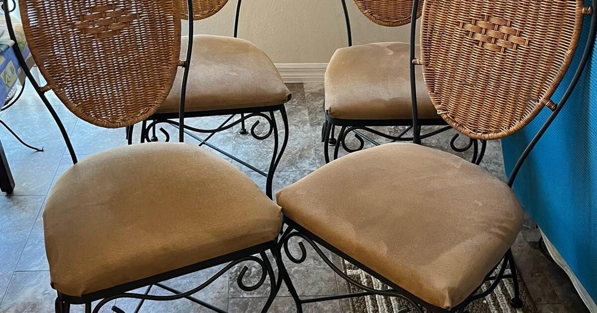 Dining Chairs Wrought Iron Upholstered with Wicker Backs for 100 in