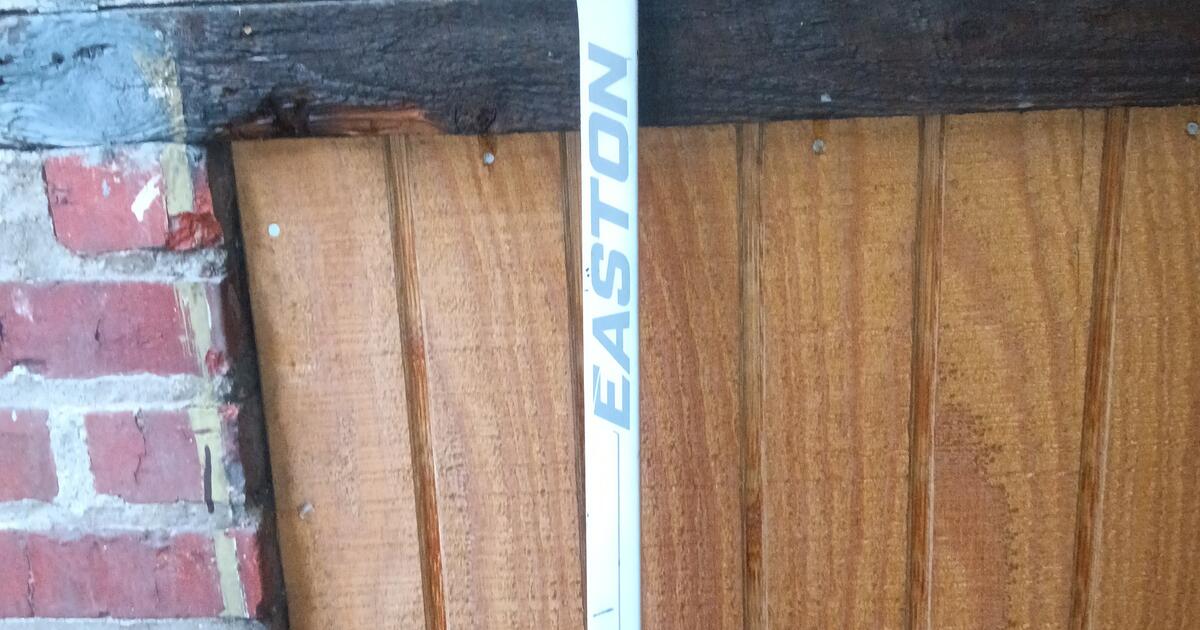 Easton Mako M2 Hockey Stick For $15 In Richmond, VA