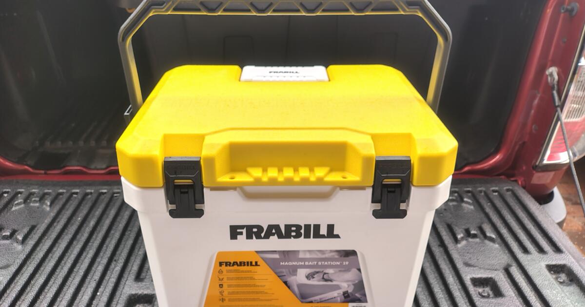 FRABILL 19 Quart Magnum Bait Station With Aerator For 40 In Ellenton Frabill 19 quart magnum bait station with aerator for 40 in ellenton