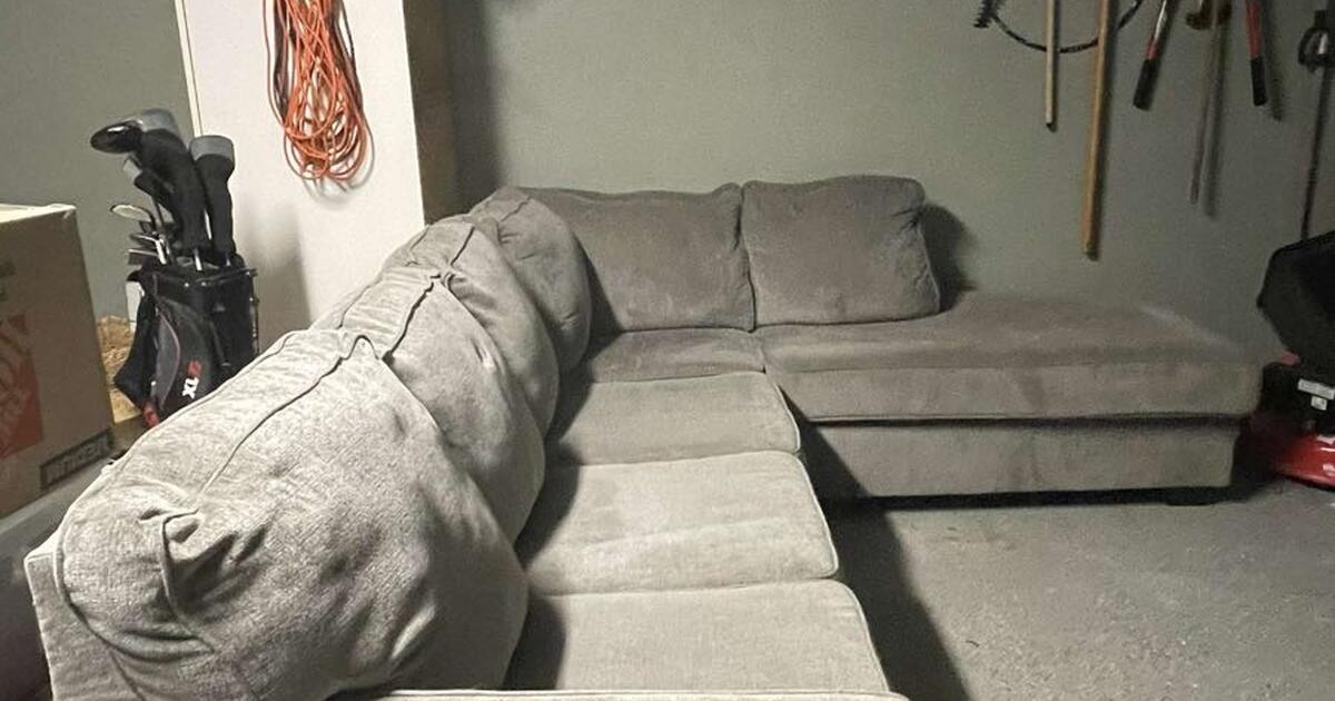 Ashley’s Furniture Couch Sectional for 350 in Vero Beach, FL For