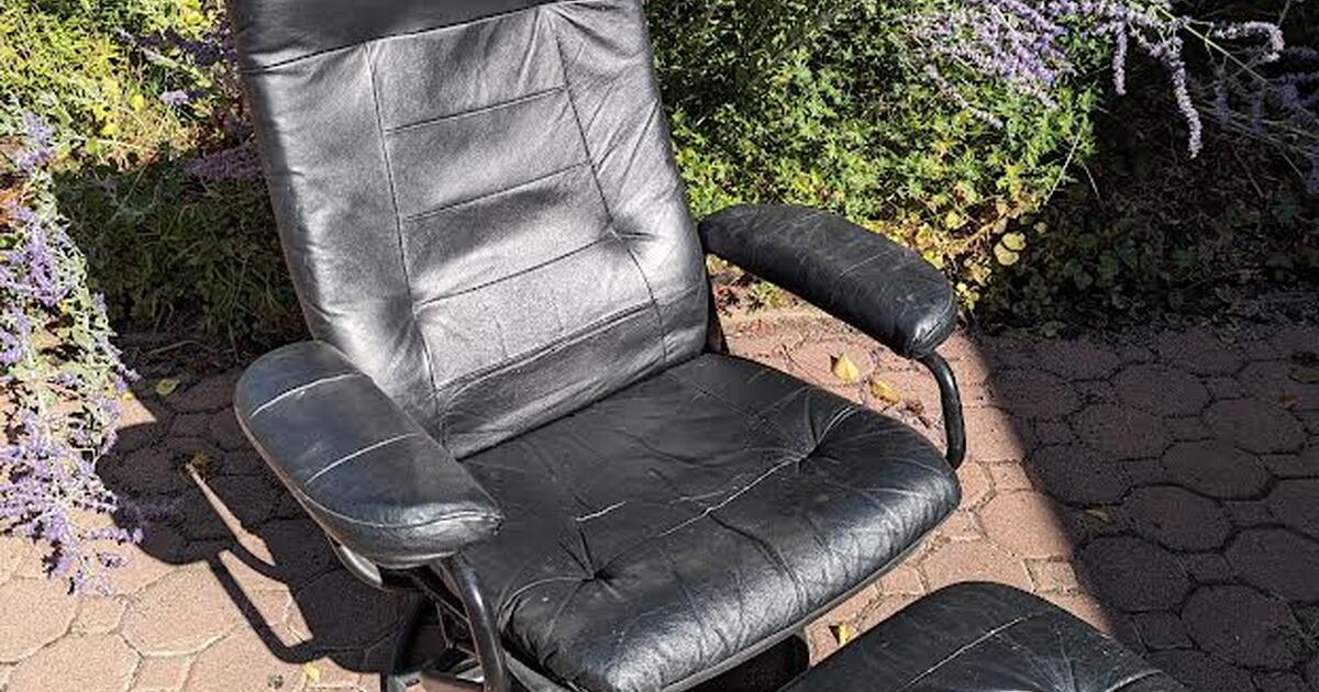 Compact recliner for 50 in Bozeman, MT For Sale & Free — Nextdoor