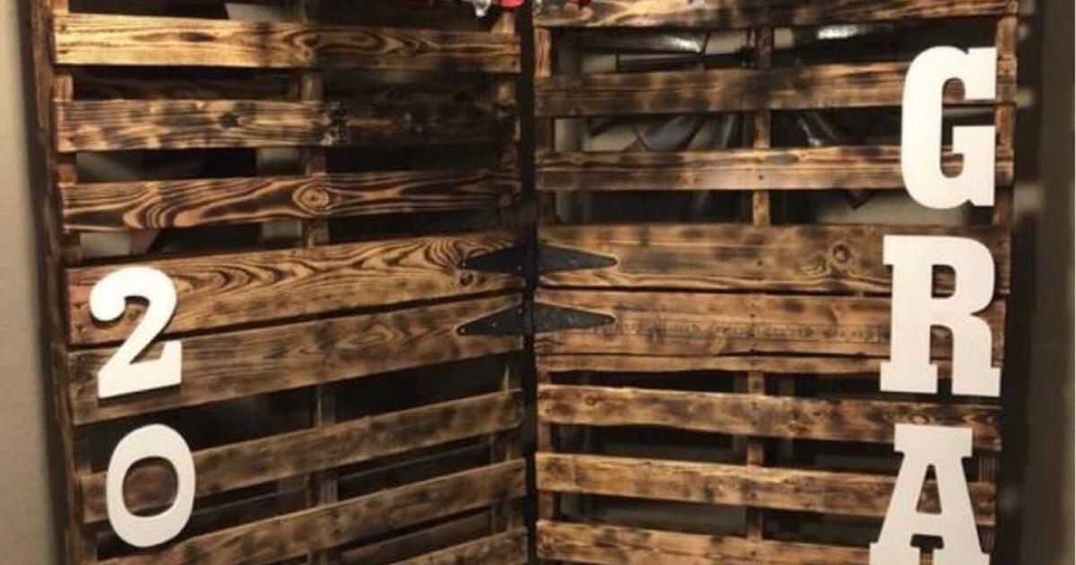 Pallet Backdrop or Pallets in Kansas City, MO For Sale & Free — Nextdoor