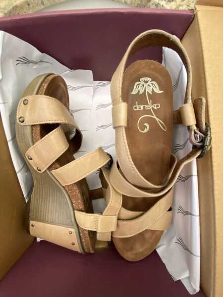 Dansko Frida Antique Full Grain Leather S als For 30 In Monument CO For Sale Free Nextdoor