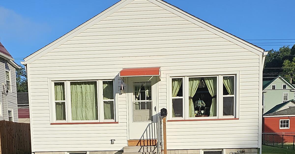 House For Sale 557 Park Ave. Tyrone, Pa PRICE REDUCED! for 139900