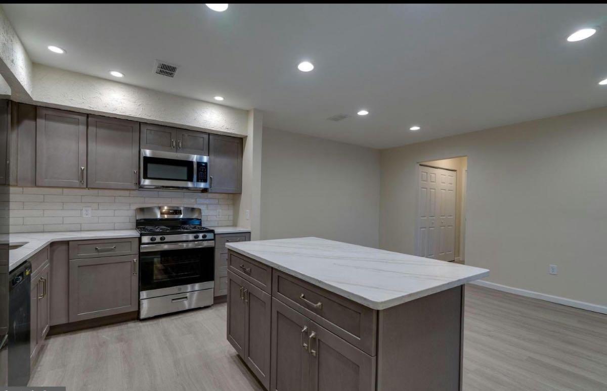 Berkshire estate on state hill rd, Wyomissing PA for 1240 in Reading