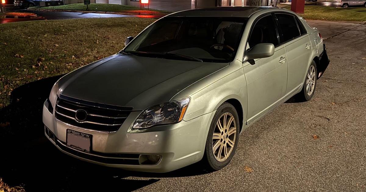 2006 Toyota Avalon • Limited Sedan for $2000 in Milwaukee, WI | For ...