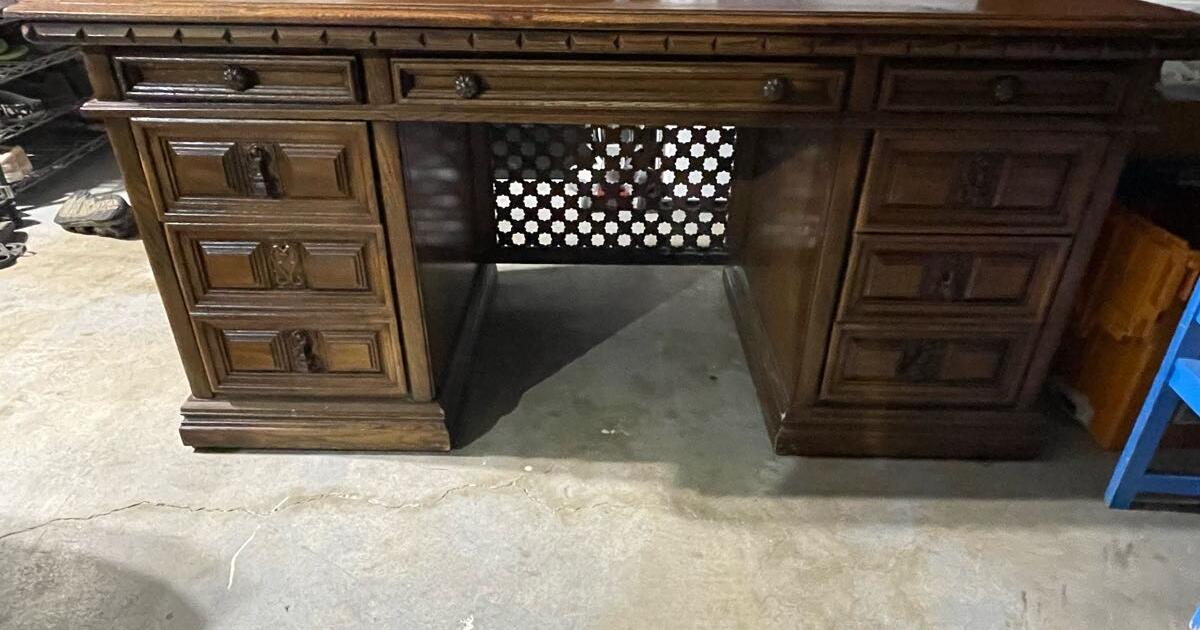 Antique Wood Desk for 125 in Orlando, FL For Sale & Free — Nextdoor