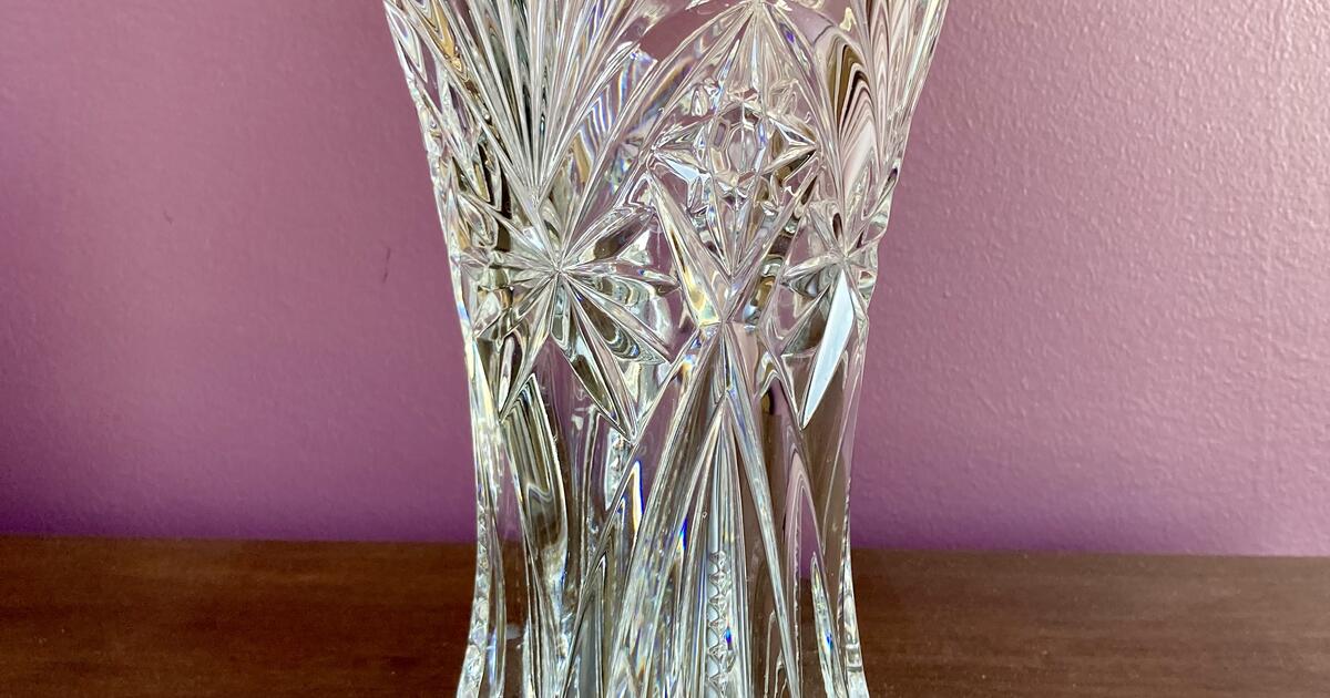 Genuine Crystal Vase for 10 in Valdosta, GA For Sale & Free — Nextdoor