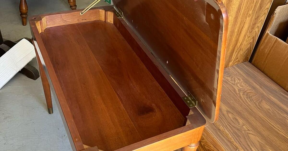 Cute little table for 15 in Paso Robles, CA Finds — Nextdoor