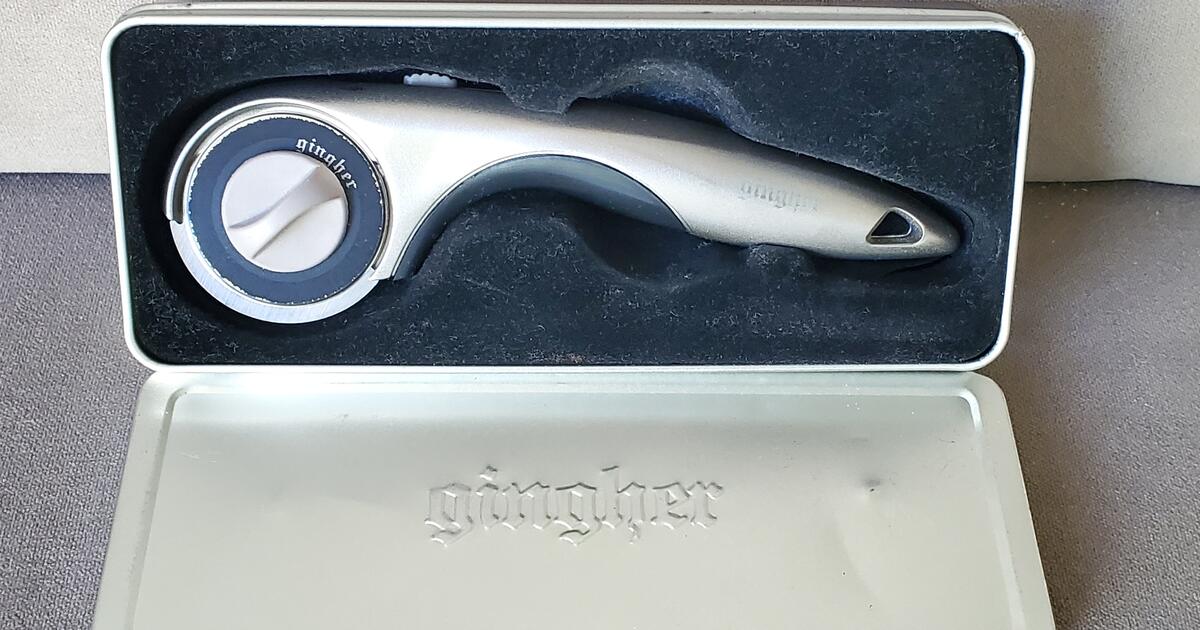 Rare Hard to find GINGHER 45mm Silver Rotary Cutter Sewing Fabric Tool