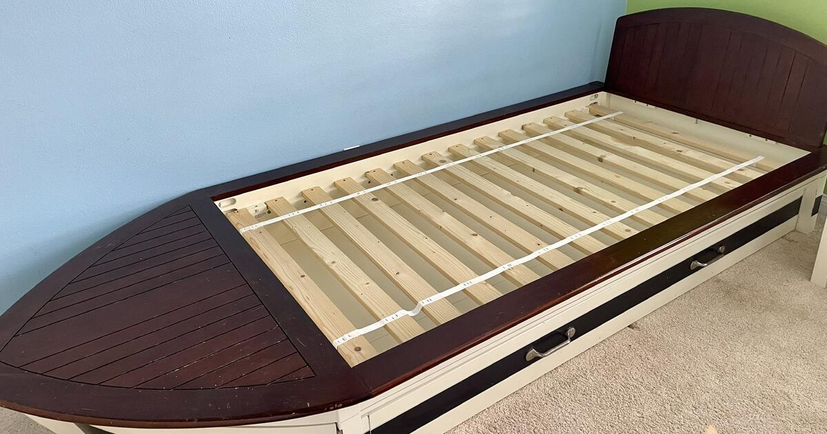 Pottery Barn Speedboat Bed for Free in Mission Viejo, CA For Sale