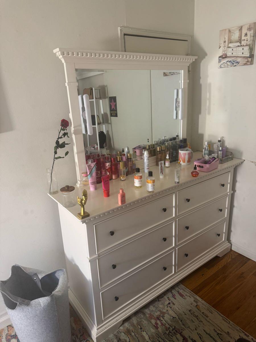 Raymour & Flanigan White Dresser With Mirror For $500 In North Brunswick,  NJ | For Sale & Free  Nextdoor