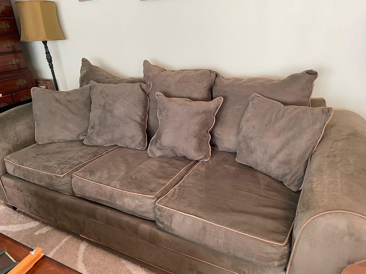 Loveseat sofa for 200 in Bulverde, TX For Sale & Free — Nextdoor