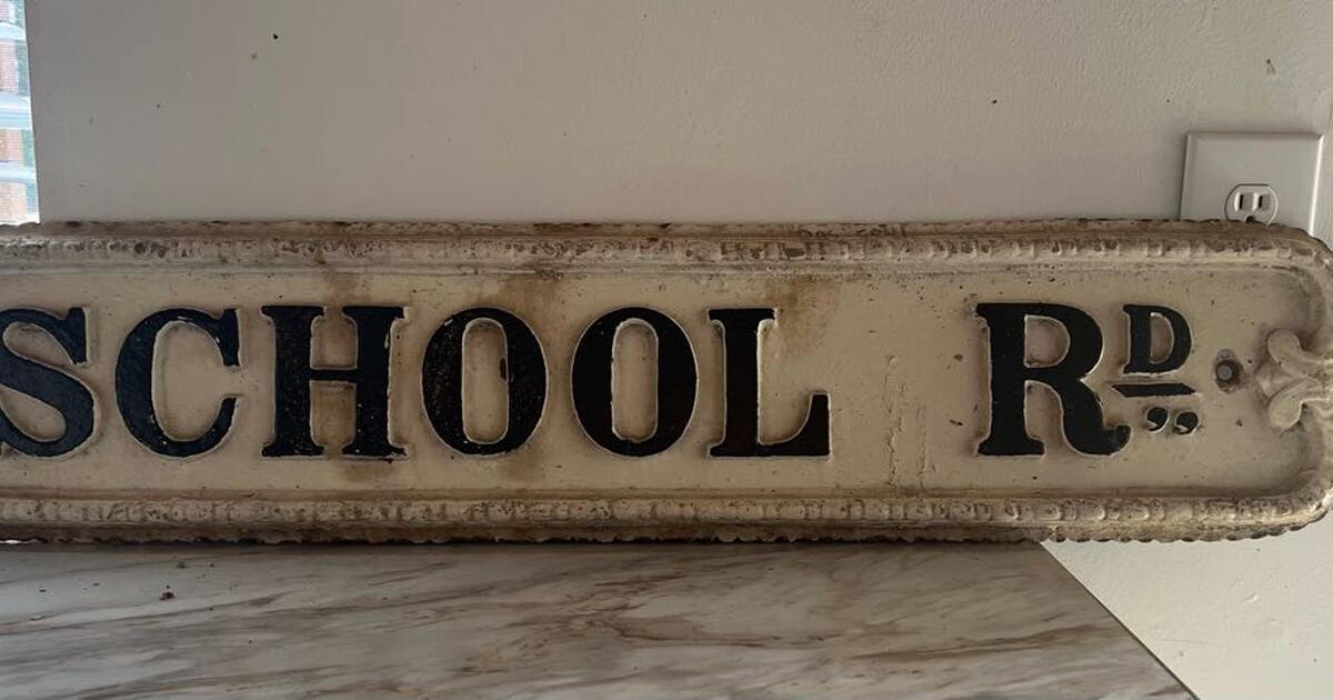 Victorian Vintage/Antique Cast Iron Sign “SCHOOL RD” for 400 in Woodinville, WA For Sale