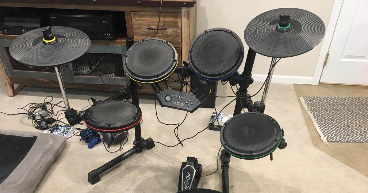 Maple Bluff Garage Sale Saturday May 20 for Free in Madison, WI Finds