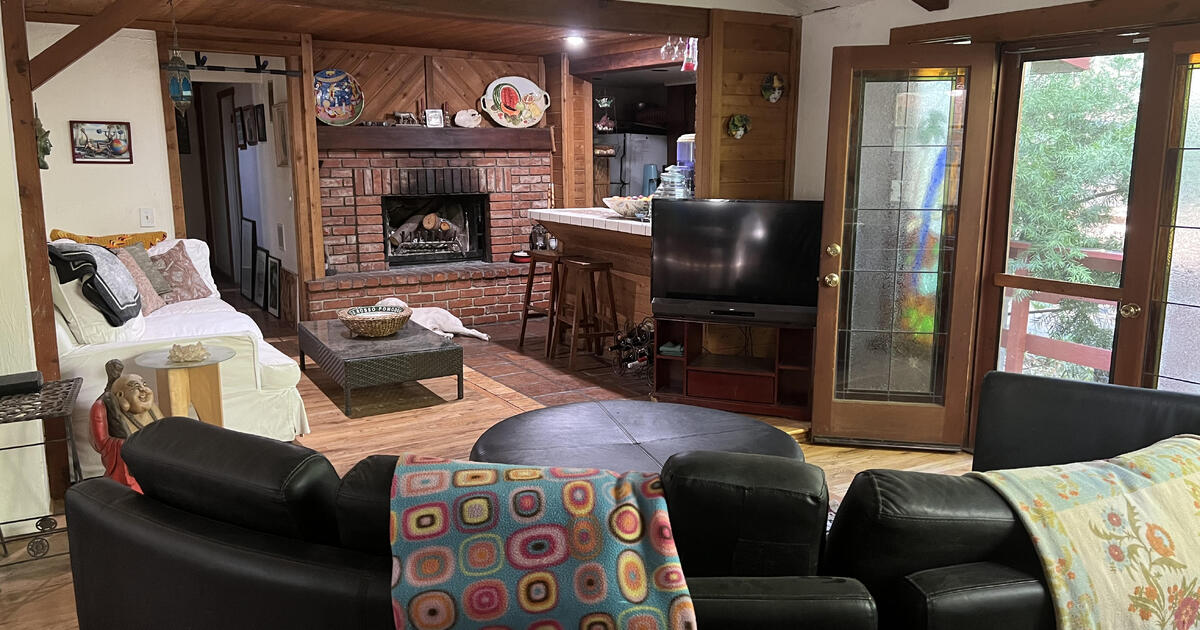 Room to Rent on Old Topanga Canyon in friendly home for 1500 in Topanga, CA For Sale & Free