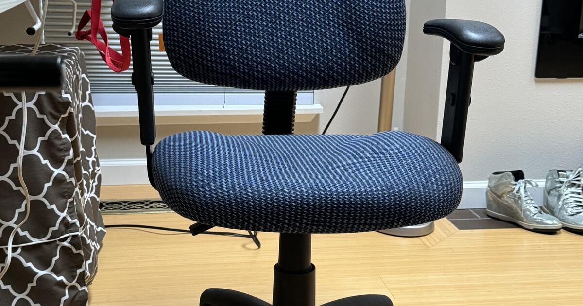 Free Office Chair for Free in Woodinville, WA For Sale & Free — Nextdoor