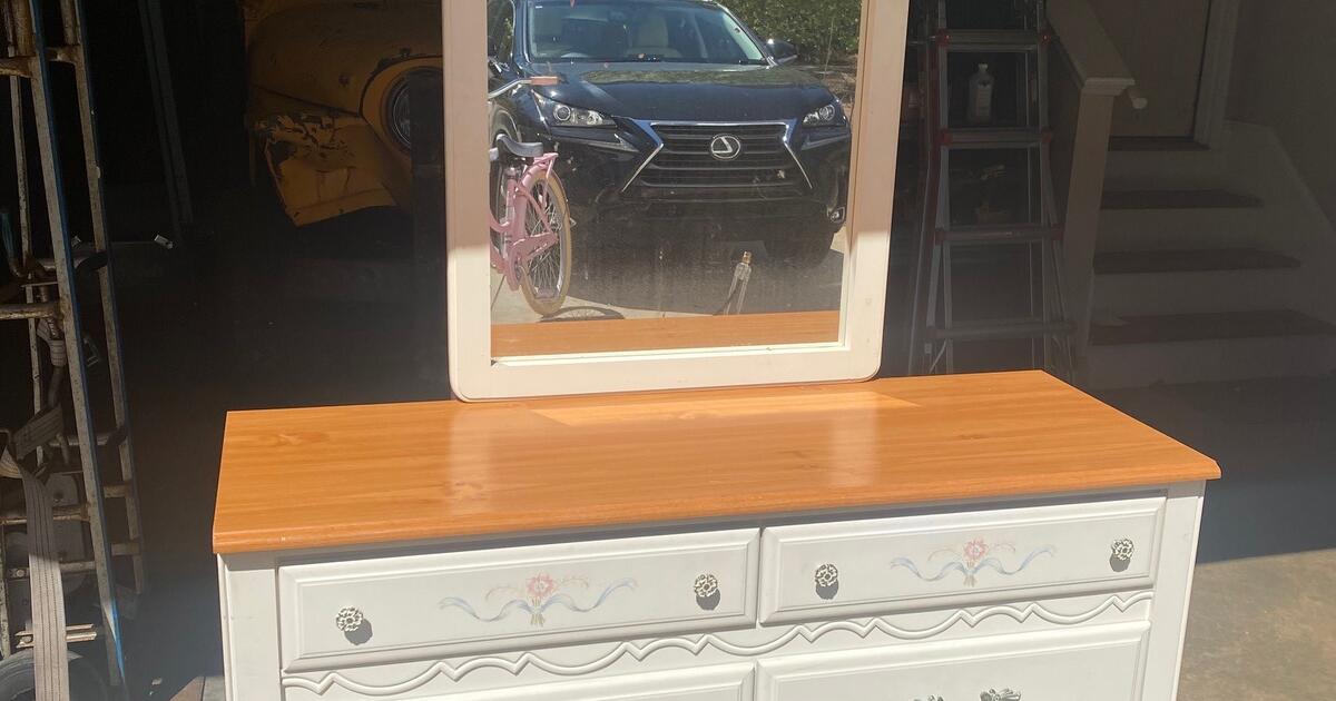 Broyhill Bedroom Furniture Made in USA for 260 in Buford, GA Finds