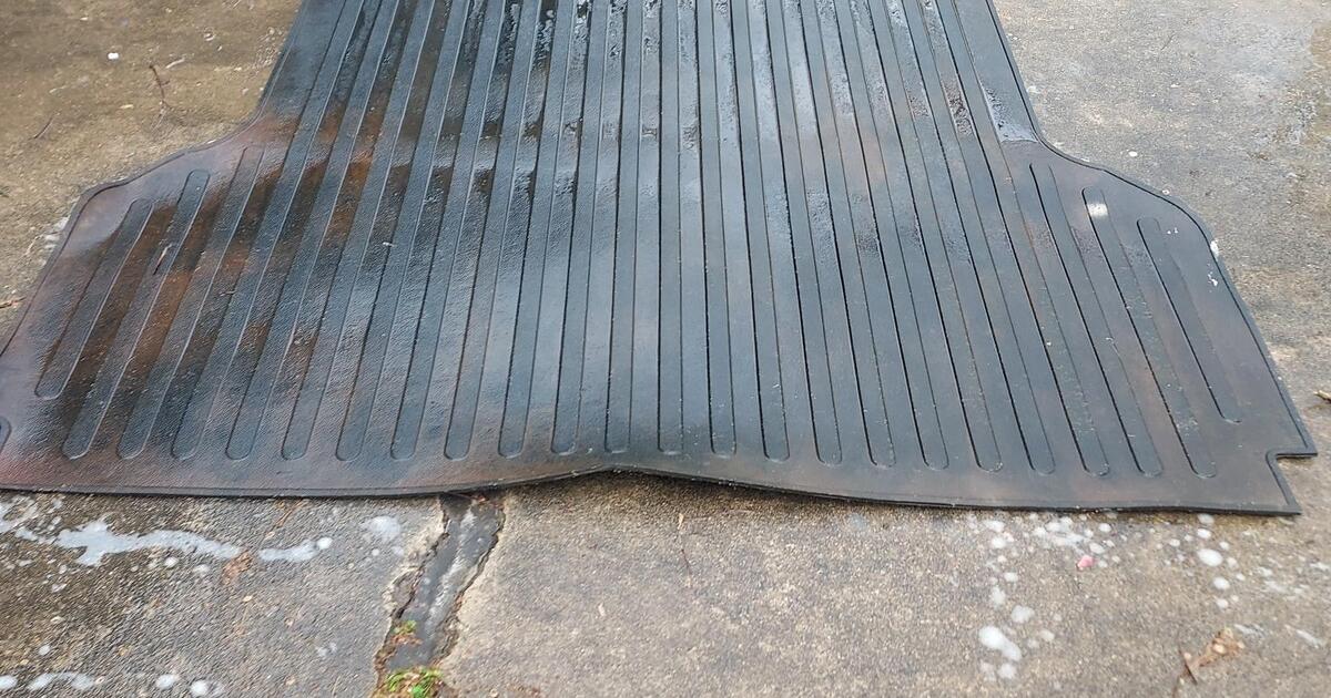 Ford F150, 5 1/2' bed Rubber Mat for 20 in Richmond, TX For Sale