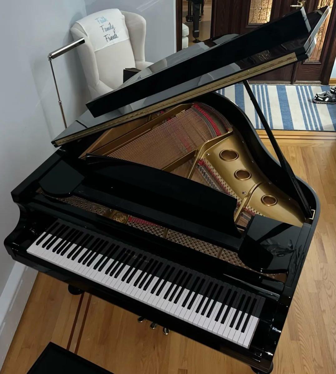 Otto Altenburg Baby Grand Piano for 4000 in Queens, NY For Sale