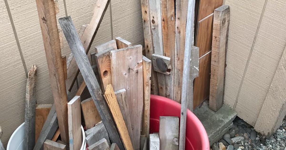 Free wood scraps/pallets, coffee table, toy tool bench, antique frame