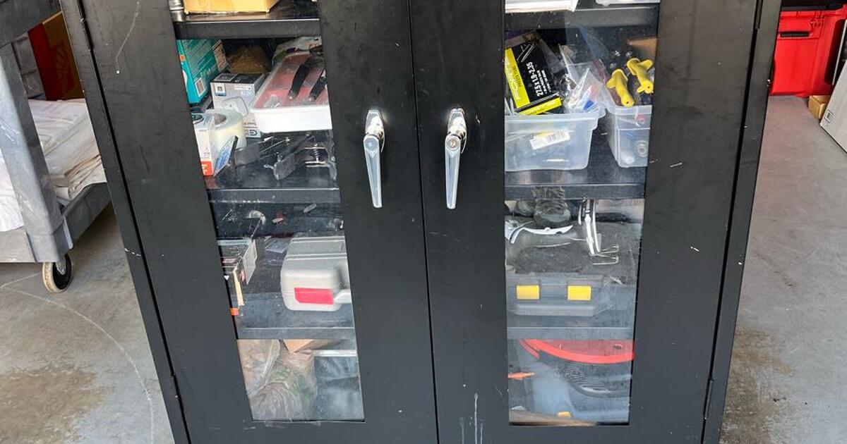 Metal Garage Storage with 2 Doors and 2 Adjustable Shelves