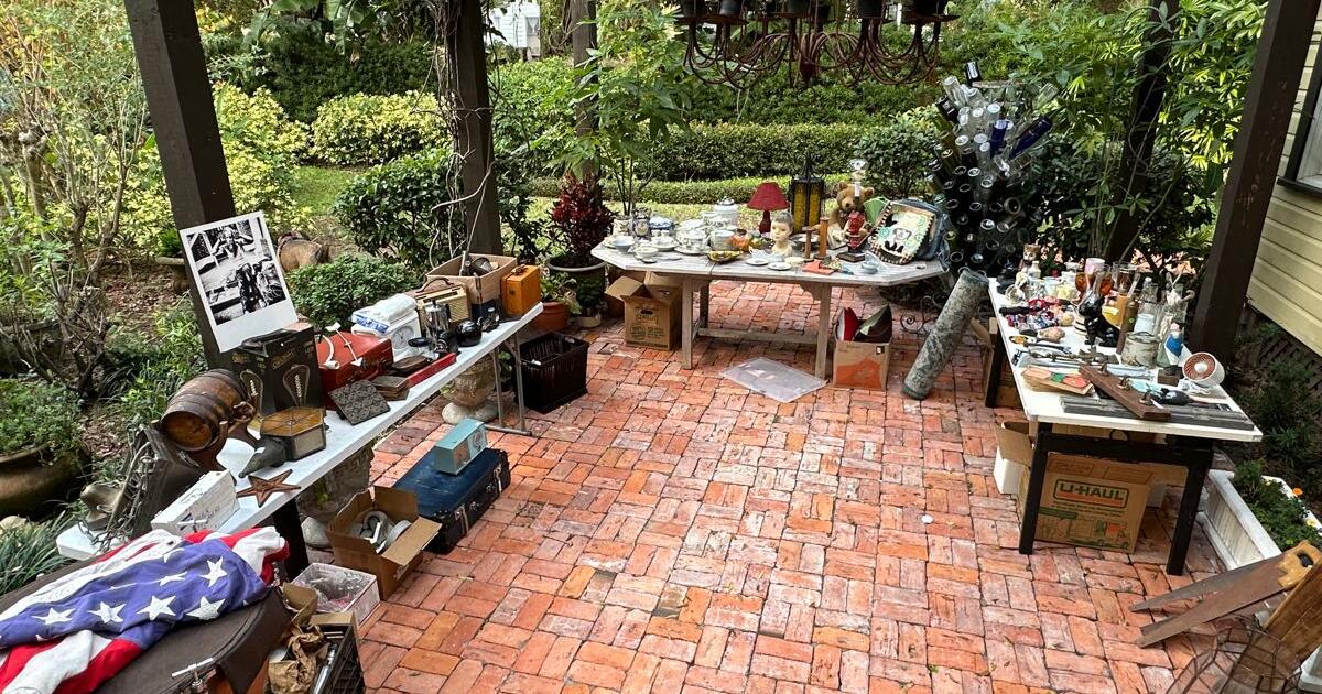 🎄🚗 Vintage Garage Sale Perfect Gifts for the Holidays! 🚗🎄 for 1 in