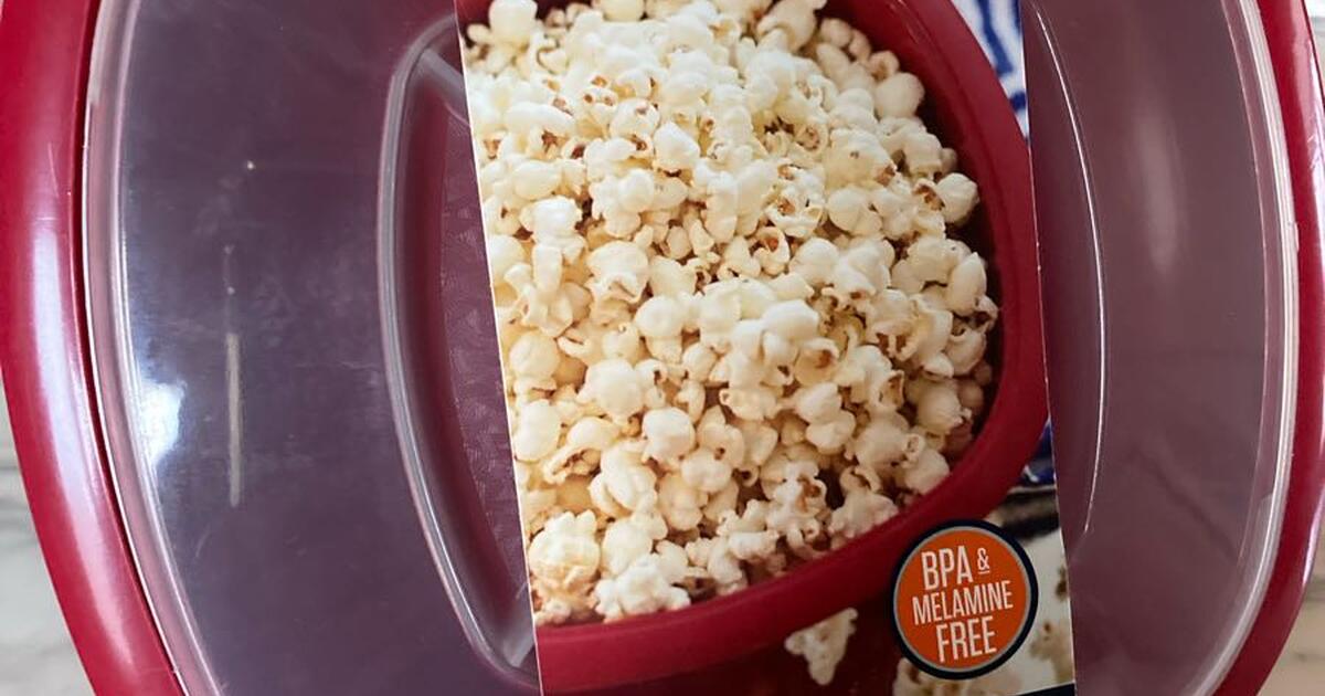 NordicWare Microwave Popcorn Popper (2 pictures) for 10 in St. Paul