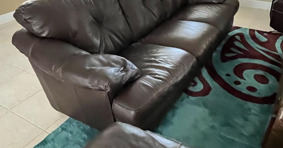 Leather sofa and loveseat for 200 in Kissimmee, FL For Sale & Free