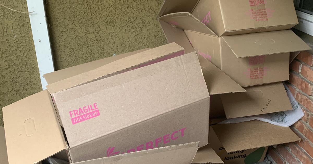 FREE hardly used MEDIUM cardboard boxes for Free in Van Nuys, CA